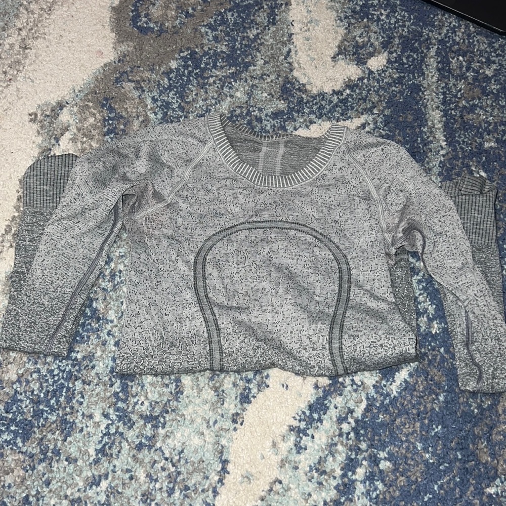 lulu lemon tight workout shirt, grey